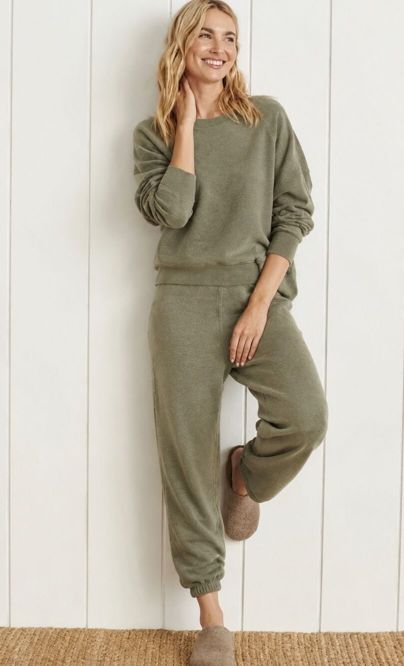Jenni Kayne Saturday Sweatshirt & Jogger Set in Olive Green, Med E34 $315